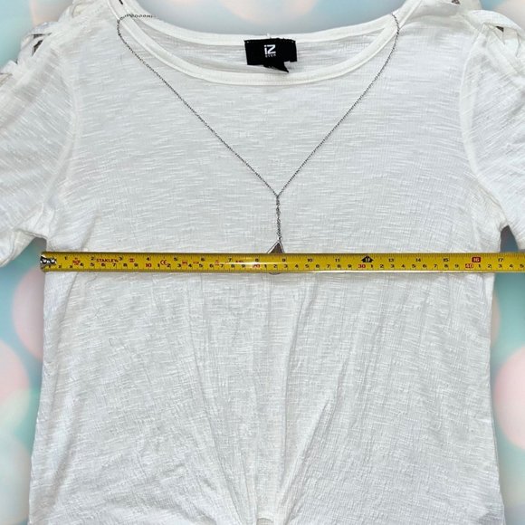 Iz Byer Women’s White Criss Cross Front Tie Blouse Shirt Top Size M NWT - Picture 4 of 6